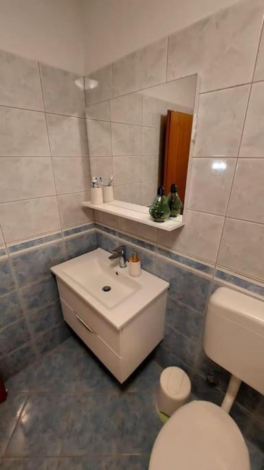 Apartman Ana Pula - Calm, Free Parking, Close To Center Exterior foto